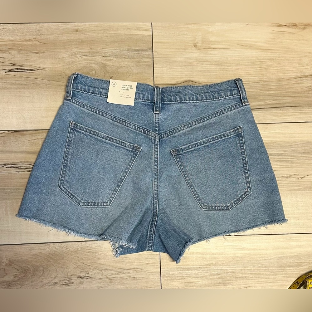 New Universal Thread Shorts - Picture 2 of 7